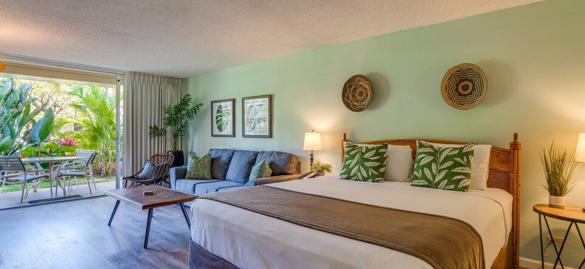 デスク、アイロン / アイロン台、WiFi、ベッドシーツ