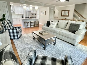 TV, Hulu, streaming services