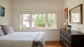 3 bedrooms, iron/ironing board, travel crib, free WiFi