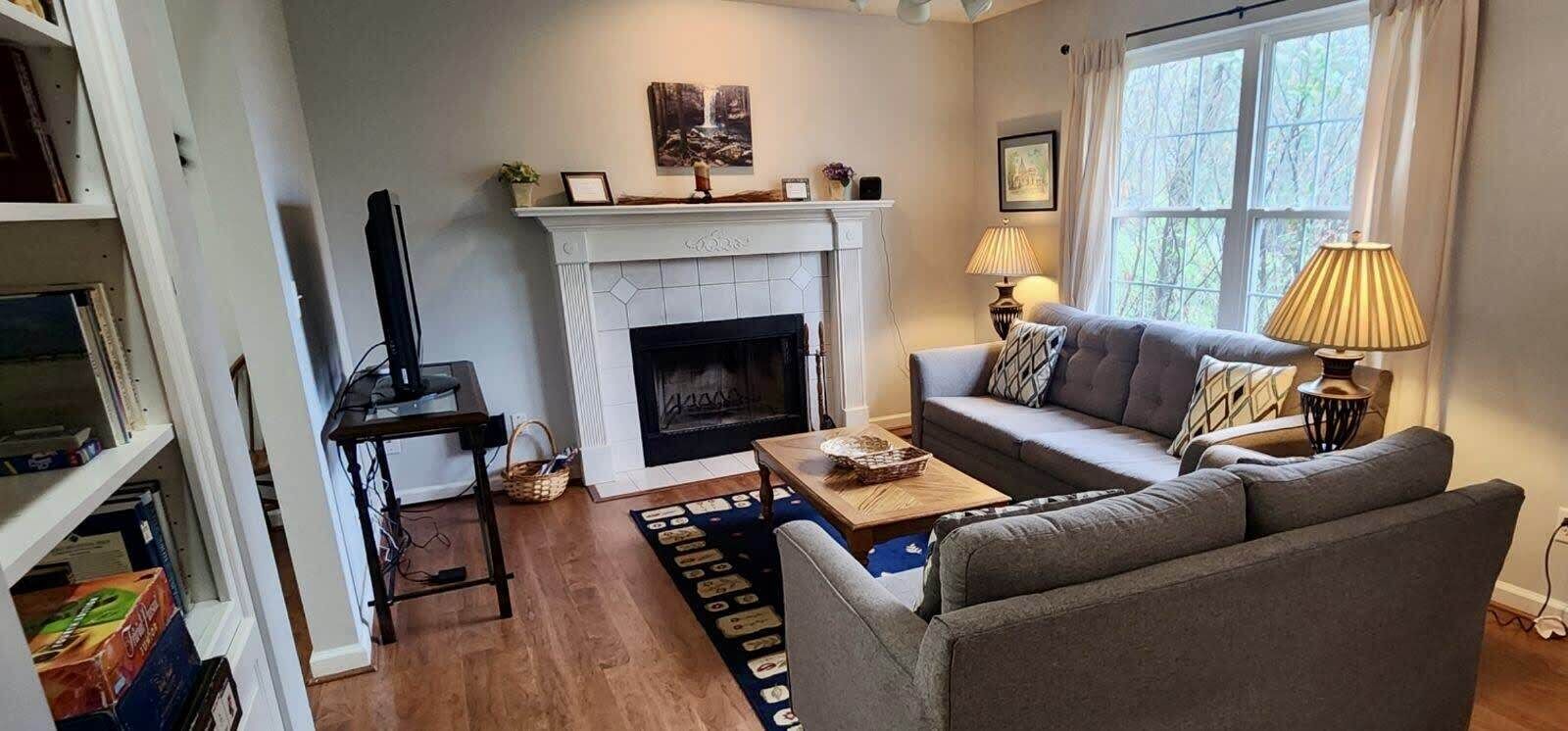 Fernseher, Kamin, Arbeitsbereiche