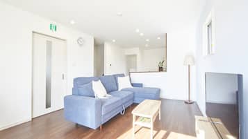 Private Vacation Home | Living area | Flat-screen TV