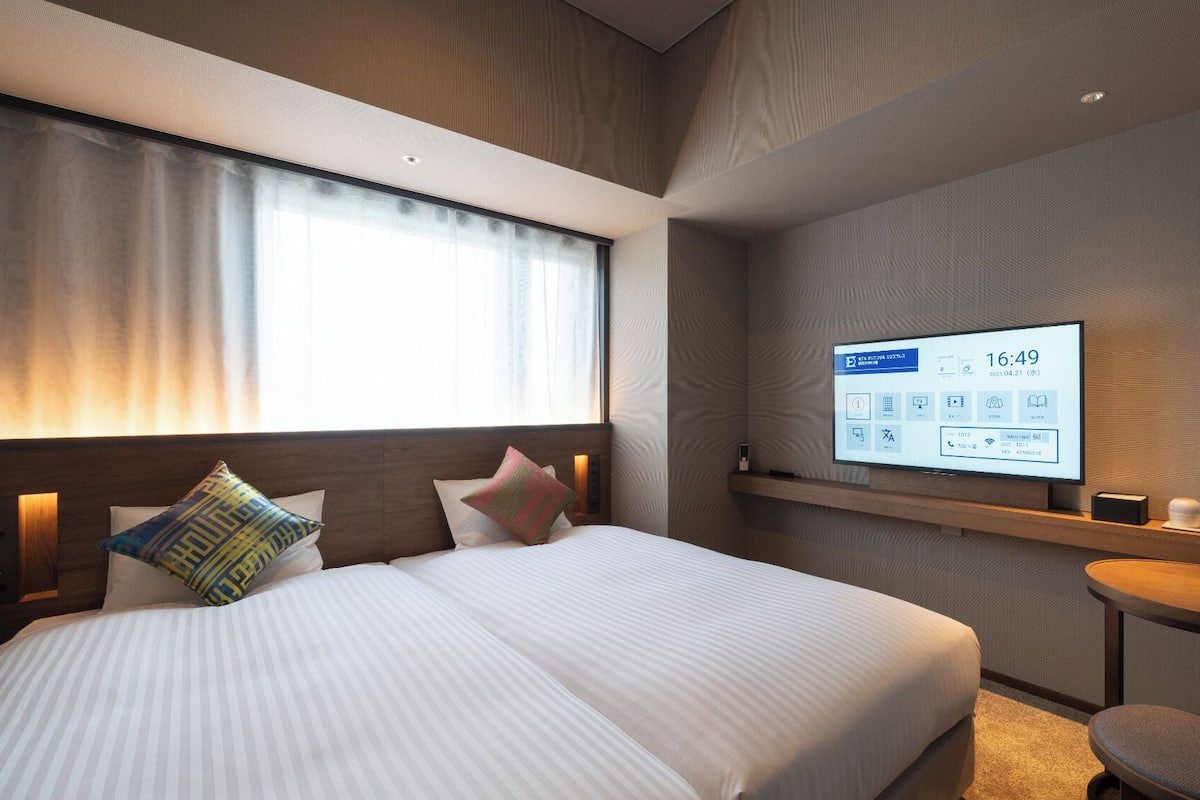 Down duvets, in-room safe, blackout curtains