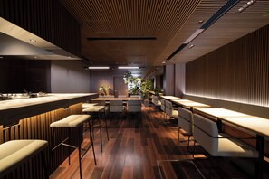 Breakfast and lunch served  - Hotel Oriental Express Fukuoka Nakasu Kawabata (Fukuoka)