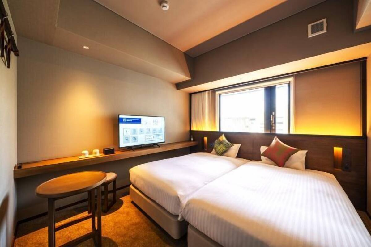 1 bedroom, premium bedding, down comforters, in-room safe