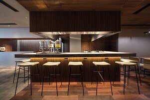 Se sirven desayunos y almuerzos, cocina local e internacional