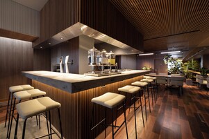 Daily buffet breakfast (JPY 2600 per person)