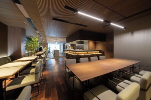 Daily buffet breakfast (JPY 2600 per person)