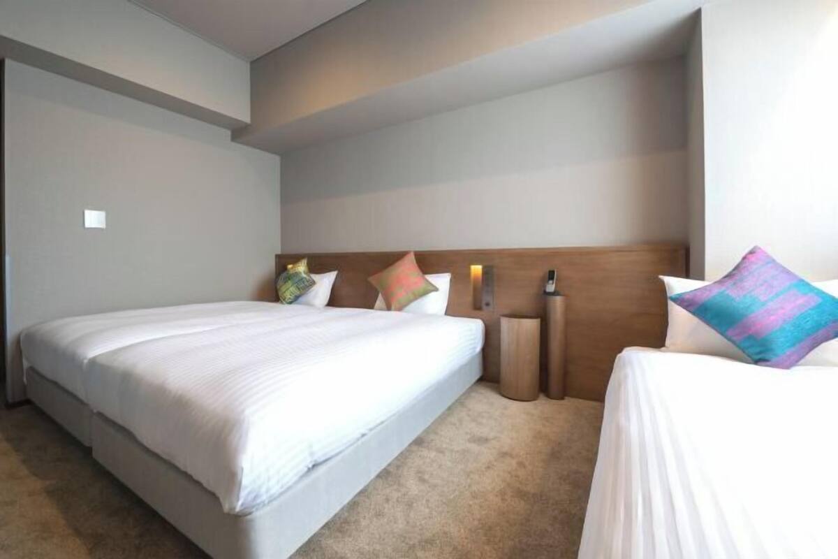 1 bedroom, premium bedding, down comforters, in-room safe