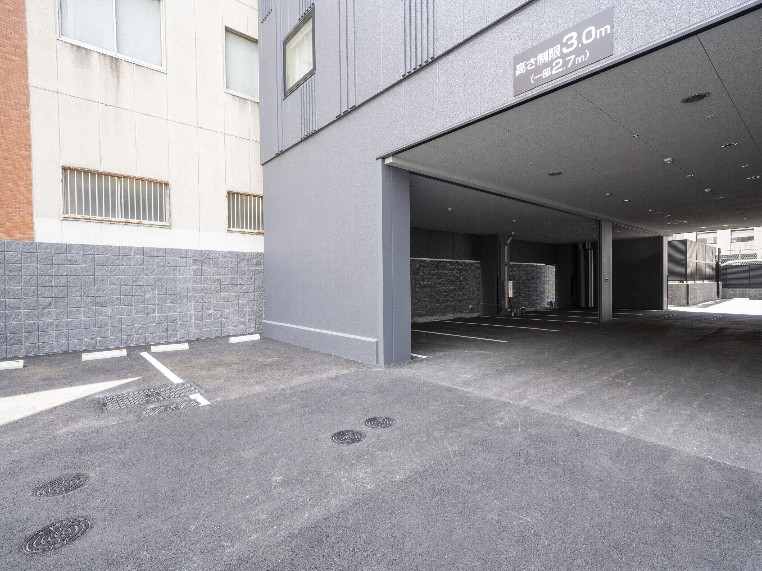 self-parking (surcharge) 1500 per night