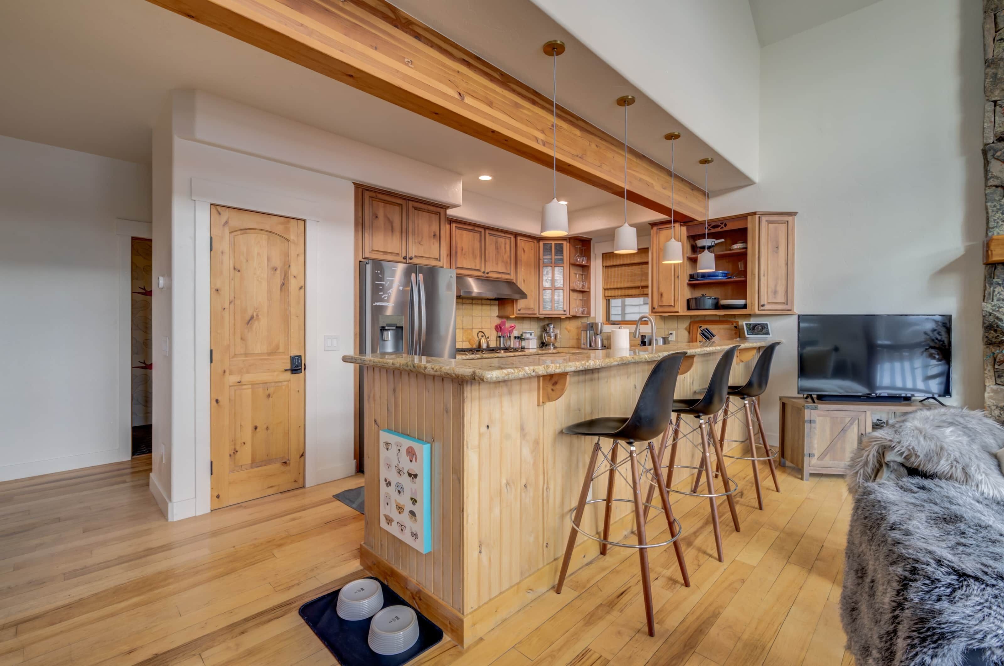 雪櫃、微波爐、焗爐、爐具