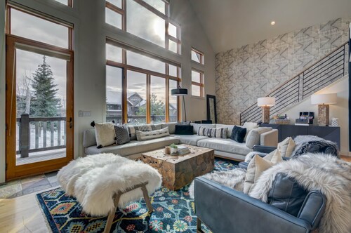 Enjoy a Fun Family Jaunt to Escape Chalet