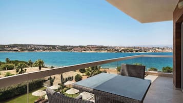 Suite Exécutive, 1 grand lit et 1 canapé-lit, vue mer | 1 chambre, literie hypoallergénique, surmatelas, minibar