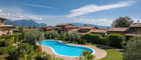 Piscine extérieure (ouverte en saison)