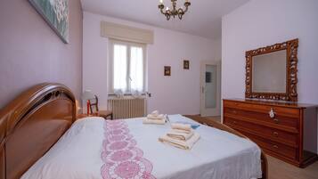 Family Apartment, 2 Bedrooms, Terrace (Residenza La Terrazza di Dante: 2BR) | 2 bedrooms, WiFi