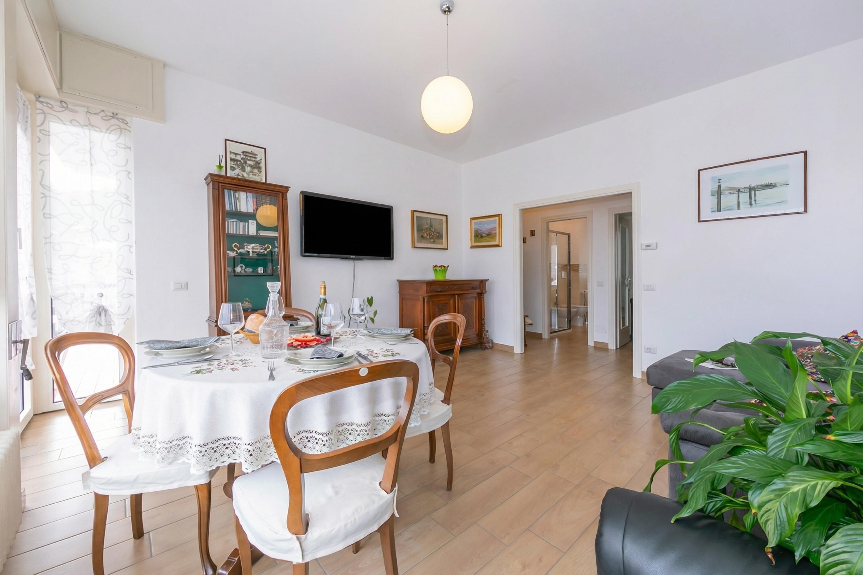 Family Apartment, 2 Bedrooms, Terrace (Residenza La Terrazza di Dante: 2BR) | Dining