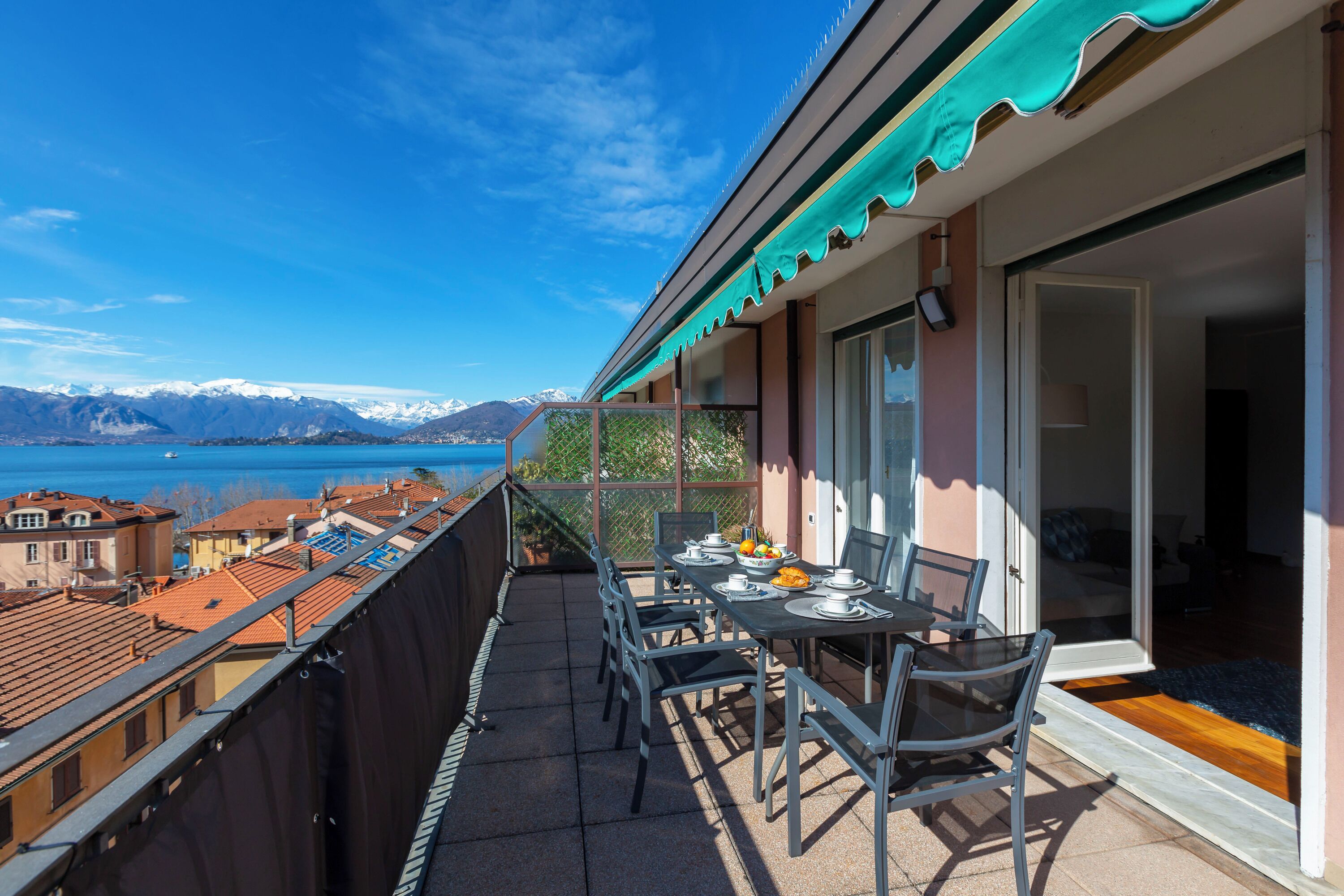 Family Apartment, Multiple Bedrooms, 2 Bathrooms (Appartamento Il Golfo Lake View) | Outdoor dining
