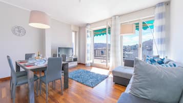 Appartement Familial, 2 chambres, 2 salles de bains (Appartamento Il Golfo Lake View) | Coin séjour