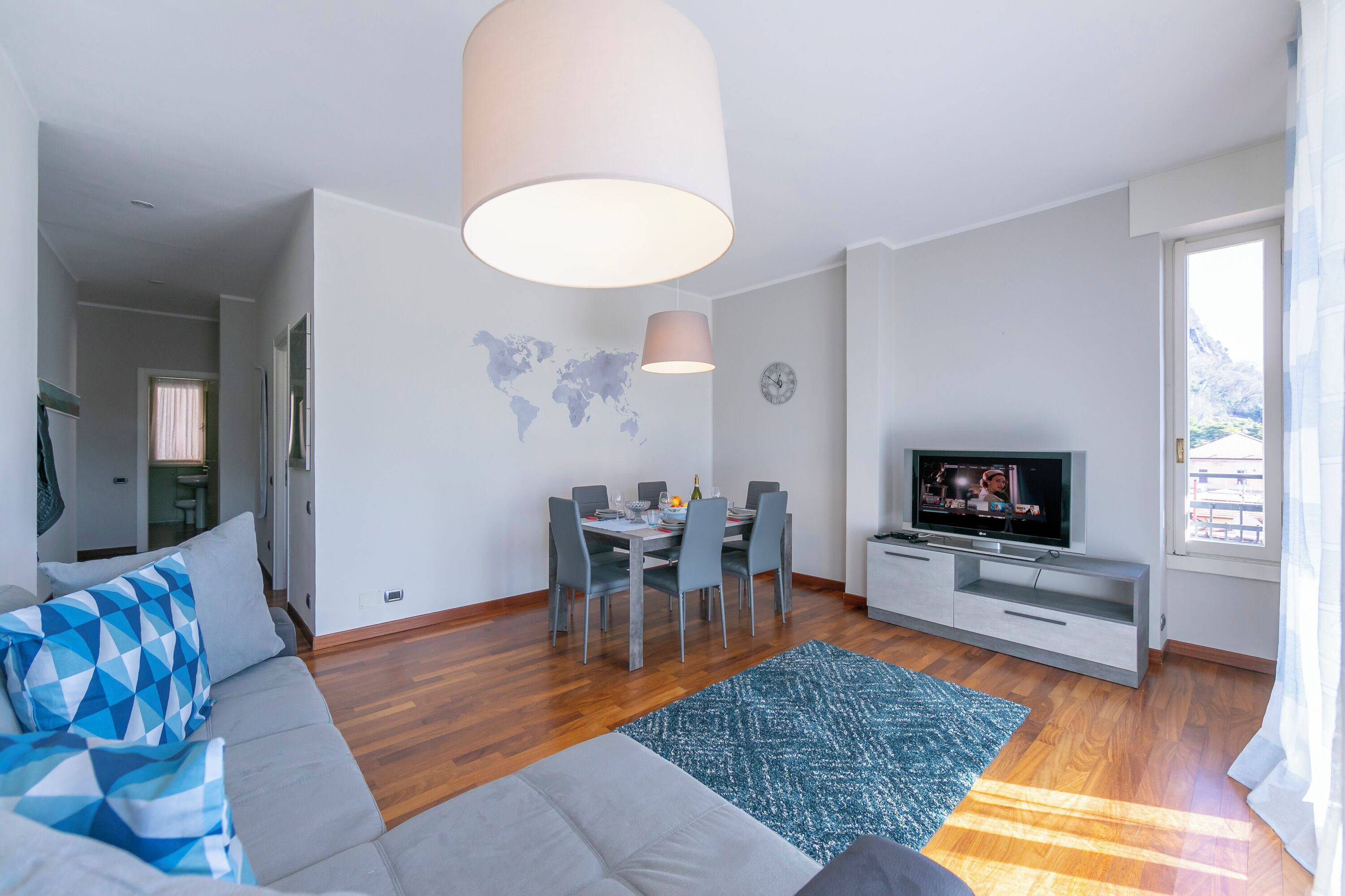 21 inci televisyen skrin rata dengan kabel, TV 