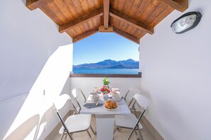 Family Apartment, 1 Bedroom, Lakeside (Blu Lake apartment on Ghiffa Beach) | Balcony view