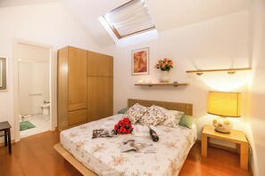 Townhome för familj - flera sovrum - 2 badrum - vid sjön (Riva del Caolino) | 2 sovrum, strykjärn/strykbräda, wi-fi och sängkläder