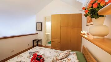 Familien-Stadtwohnung, Mehrere Schlafzimmer, 2 Bäder, Seeseite (Riva del Caolino)