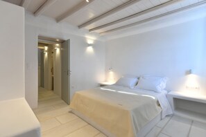 4 bedrooms, iron/ironing board, travel cot, WiFi