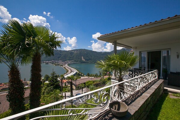 Balcony - Villa Lago Lugano (Bissone)