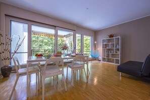 Frigorifero, microonde, forno, lavastoviglie