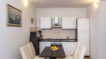Apartamento (One Bedroom Apartment) | Servicio de comidas en la habitación