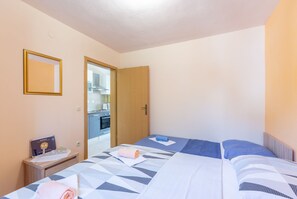 Huoneisto (Apartments Jerko - Bungalow - APT D) | 4 makuuhuonetta, ilmainen Wi-Fi, vuodevaatteet