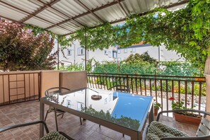 Apartment (Apartments Jerko - Bungalow - APT D) | Terrace/patio
