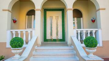 Familienapartment, Mehrere Schlafzimmer (Villa Mimosa - Appartamento 2) | Eingangsbereich