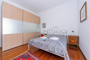 Perhehuoneisto, useita makuuhuoneita (Casa Michelangelo) | 2 makuuhuonetta, silitysrauta/-lauta, ilmainen Wi-Fi, vuodevaatteet