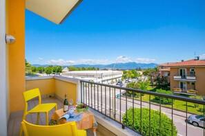 Family Apartment, Multiple Bedrooms (Casa Michelangelo) | Outdoor dining