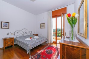 Family Apartment, Multiple Bedrooms (Casa Michelangelo) - Casa Michelangelo (Desenzano del Garda)