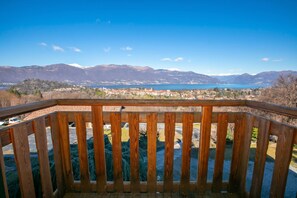 Villa familiar, varias habitaciones, 2 baños, junto a la montaña (Villa Giorgia Private Pool) | Vistas desde el alojamiento