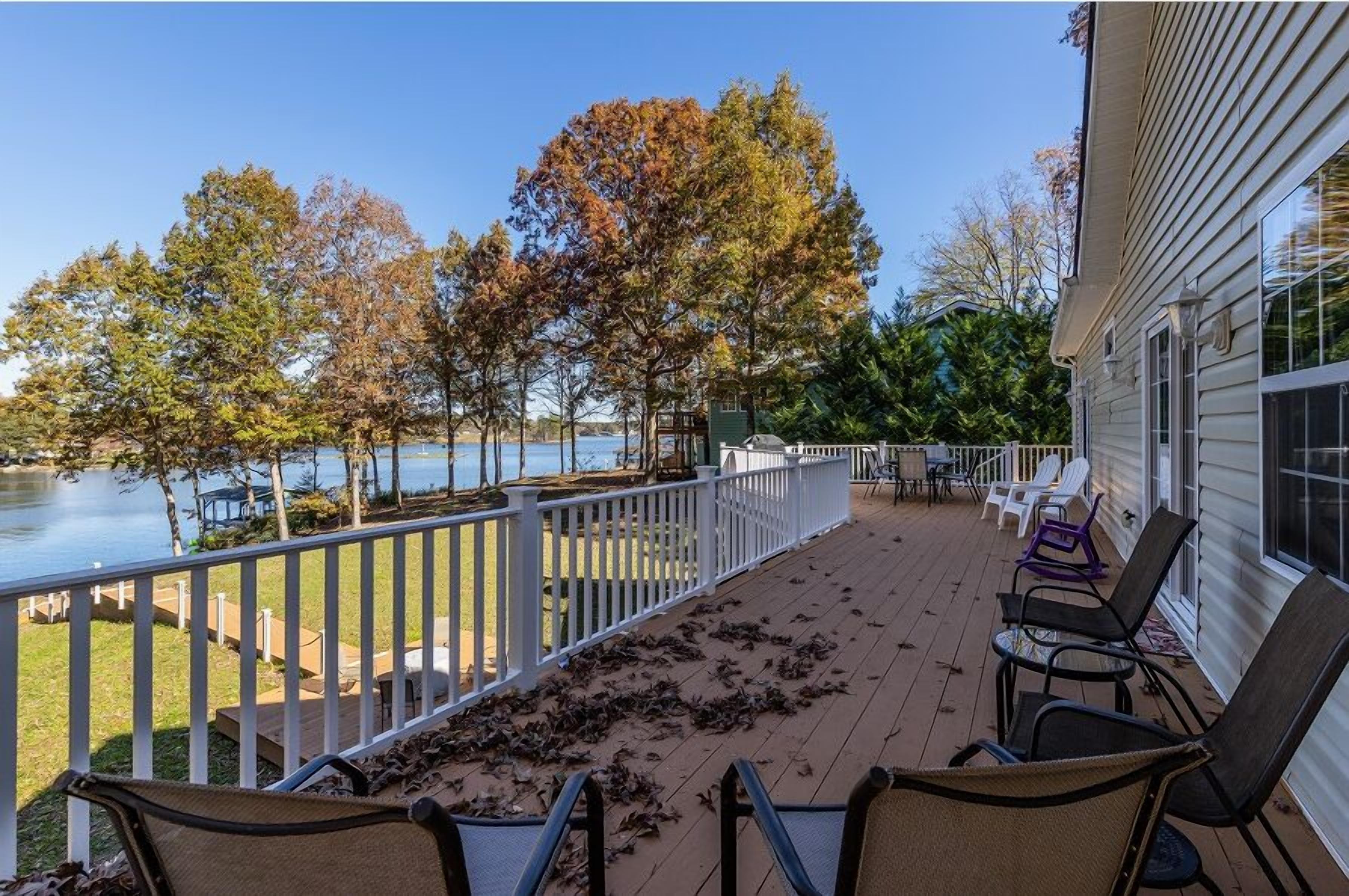 Upper Deck Sitting Area
