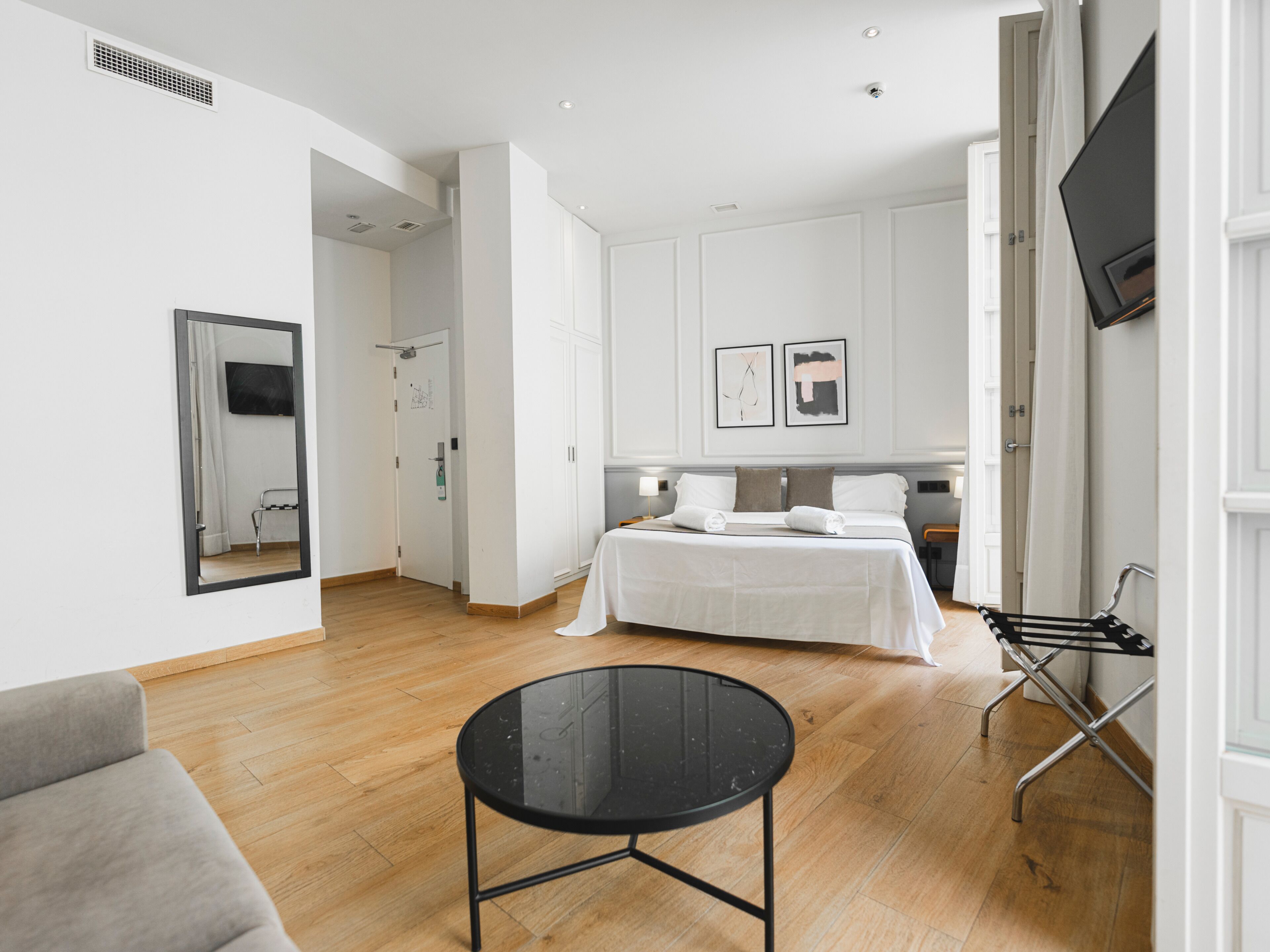 superior double room, balcony (doble superior con balcón 1 o 2 camas) | 1 bedroom, premium bedding, down duvets, in-room safe