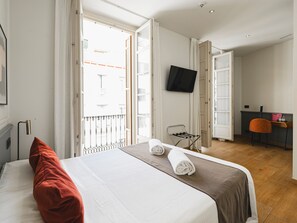 Double Room (Habitación Doble 1 o 2 camas) | Premium bedding, down duvets, minibar, in-room safe - Alcazaba Premium Hotel (Málaga)