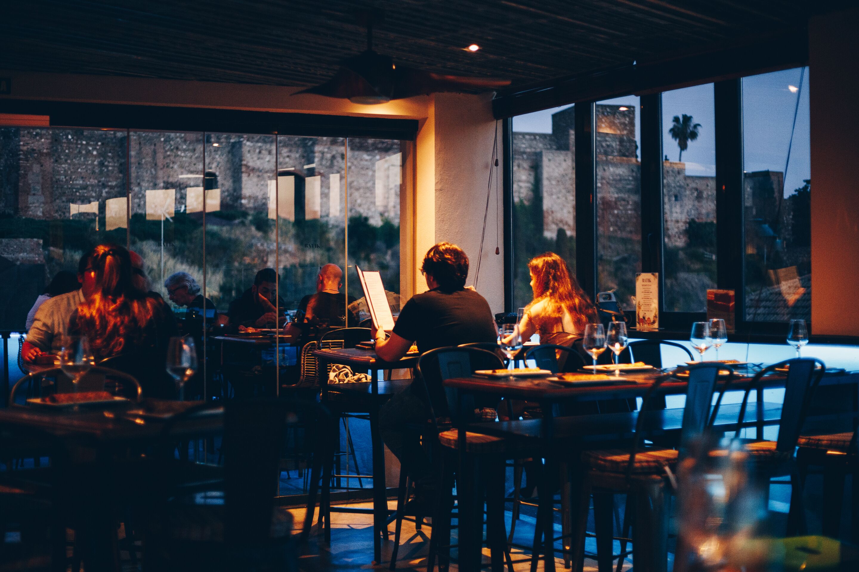 breakfast, lunch and dinner served