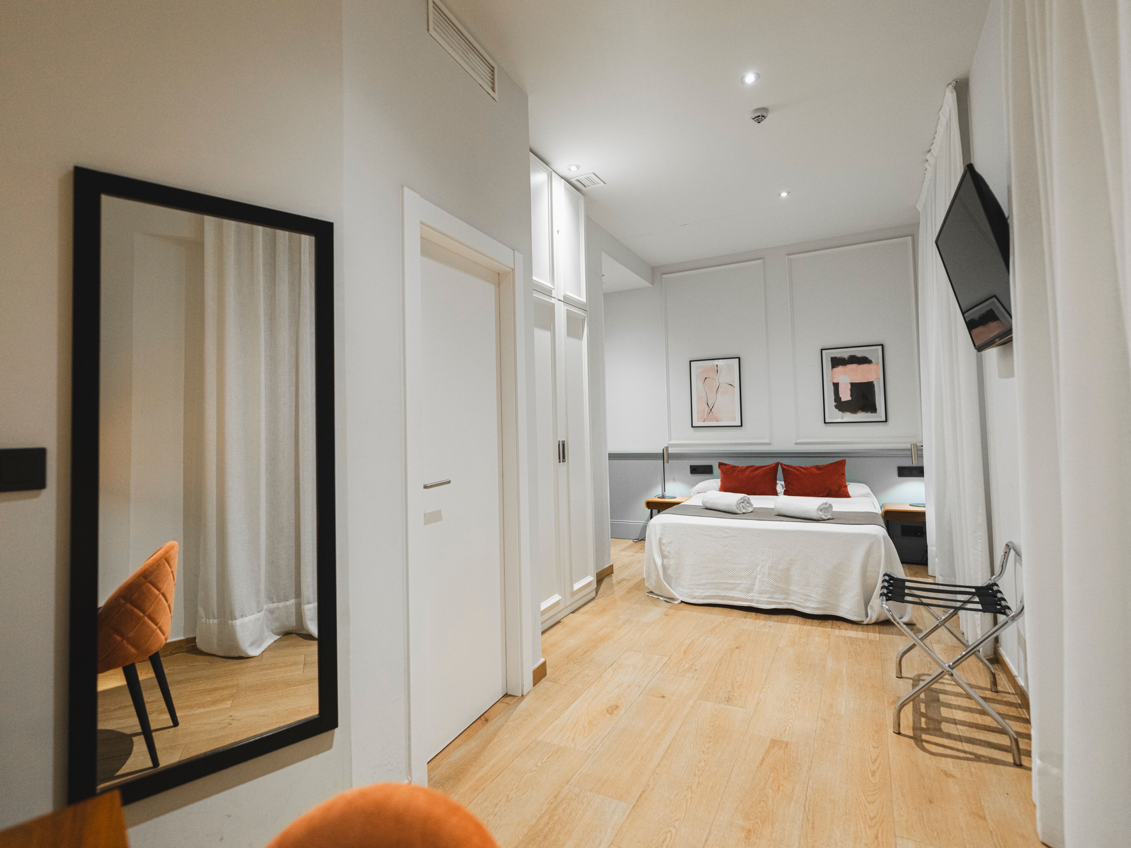 double room (habitación doble 1 o 2 camas) | 1 bedroom, premium bedding, down duvets, in-room safe