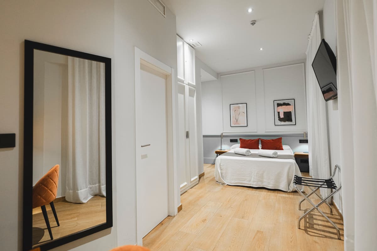 double room (habitación doble 1 o 2 camas) | 1 bedroom, premium bedding, down duvets, in-room safe