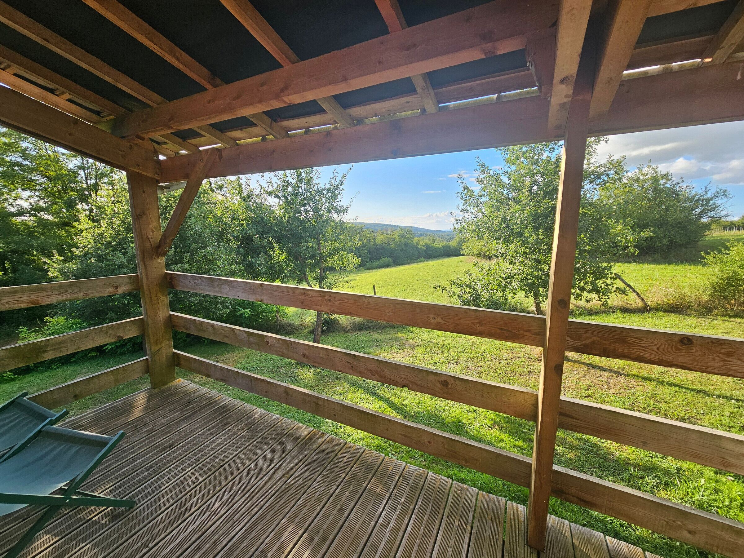 المنطقة المحيطة بالمنشأة