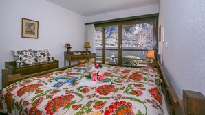 Unclassified image, 3 of 34, button - Casa Sibylle (Riva San Vitale)