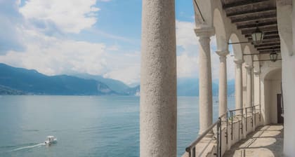 Casa Fiorita Pool and Lake