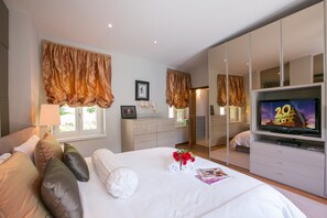 3 bedrooms, iron/ironing board, bed sheets