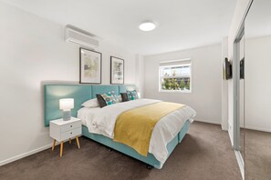 1 bedroom, iron/ironing board, WiFi, bed sheets - Burwood Serviced Apartments Studio (Burwood)