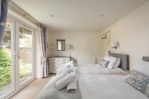 3 chambres, fer et planche à repasser, Wi-Fi, draps fournis