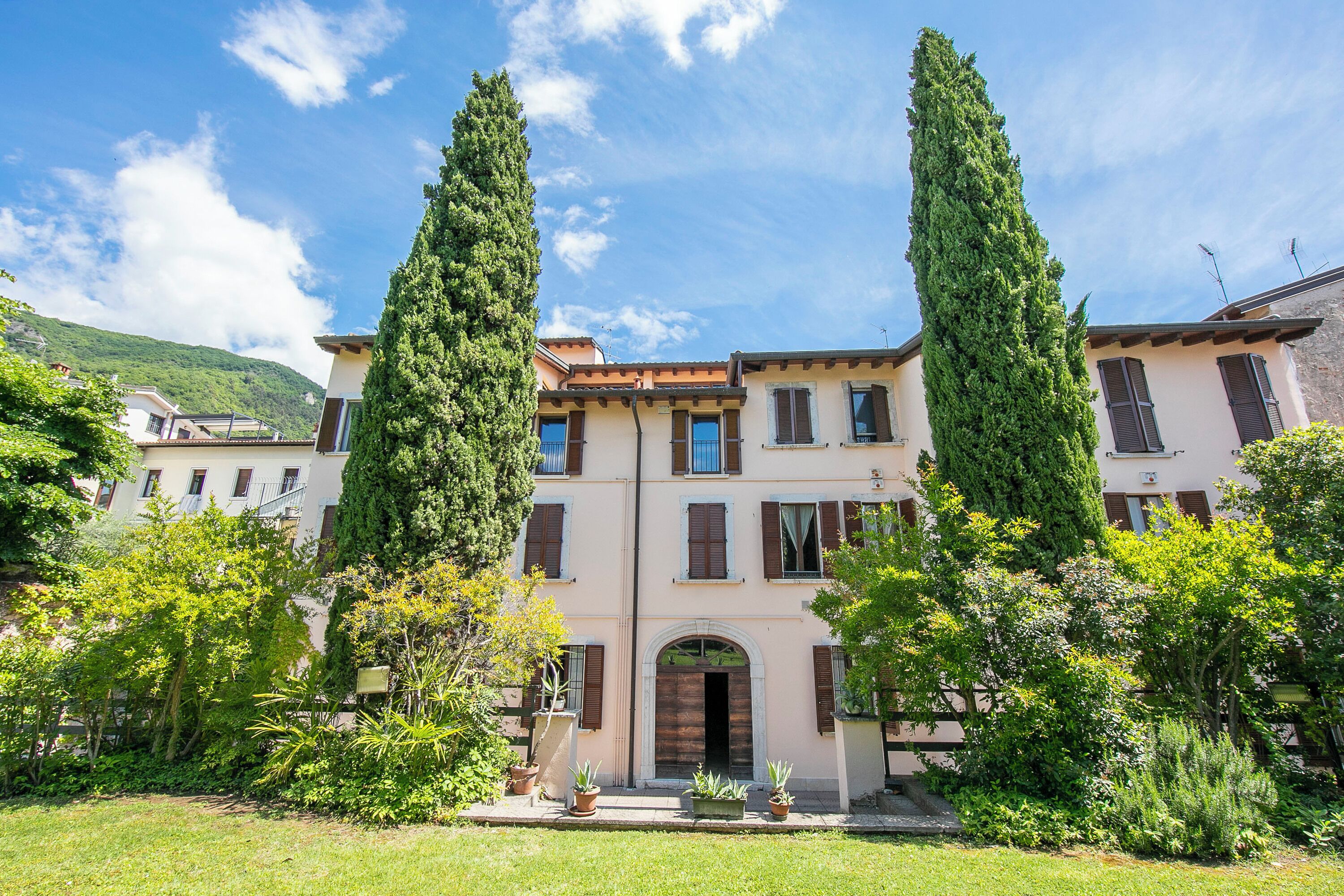 Standard Apartment, Multiple Bedrooms (Berny 100m from lake & Private garage) | Exterior