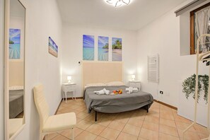 Apartamento estándar, varias habitaciones (Berny Salò: Near the Lake & Garage) | 1 dormitorio, wifi gratis, ropa de cama